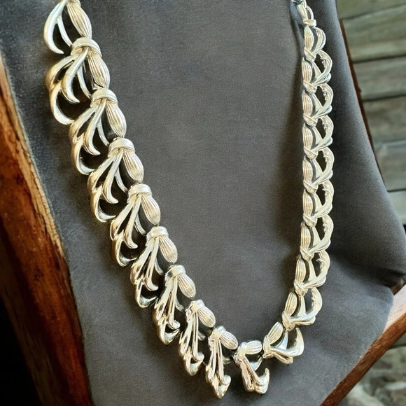 Vintage 1950’s Coro Silver Tone Choker Necklace 17” - Picture 2 of 6
